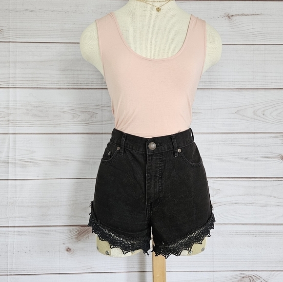 Free People High Rise Distressed Shorts Crochet Lace Trim in Stark Black Size 29 - Picture 4 of 11